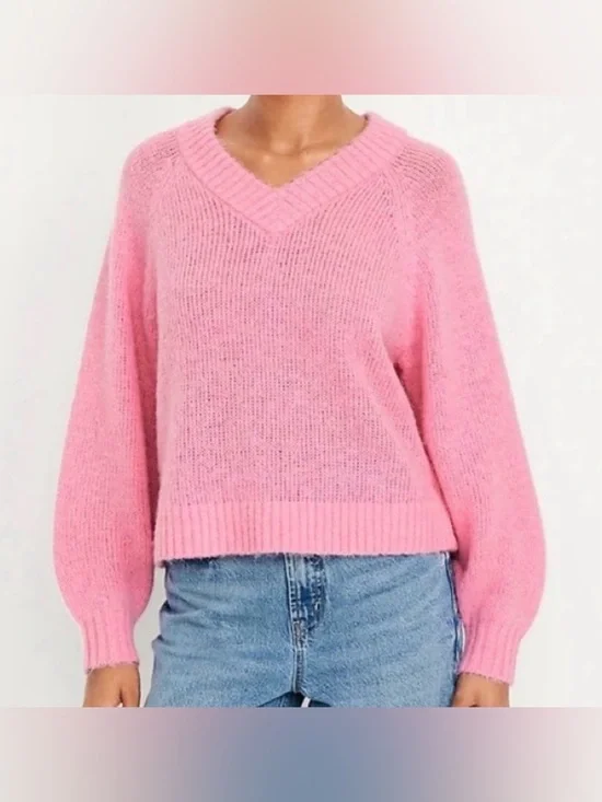Old Navy Women’s Pink Sweater Size Small - Picture 2 of 2